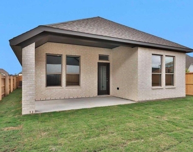 303 Eileen Drive - Photo Thumbnail 15