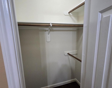 12331 Natchez Park Lane - Photo Thumbnail 16