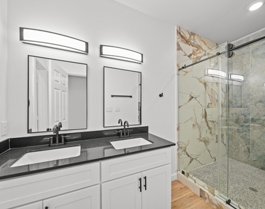 1512 W Blum Street - Photo Thumbnail 21