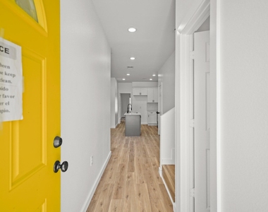 1512 W Blum Street - Photo Thumbnail 5