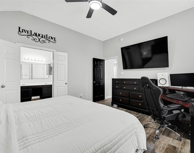 174 Horn Court - Photo Thumbnail 12