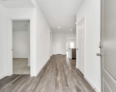 8519 Swenson Lane - Photo Thumbnail 5