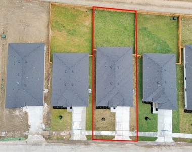 8519 Swenson Lane - Photo Thumbnail 4