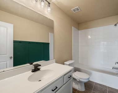 13092 Greenbriar - Photo Thumbnail 19