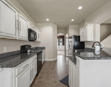 13092 Greenbriar - Photo Thumbnail 5