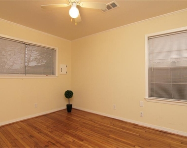 8526 Friendship Road - Photo Thumbnail 12