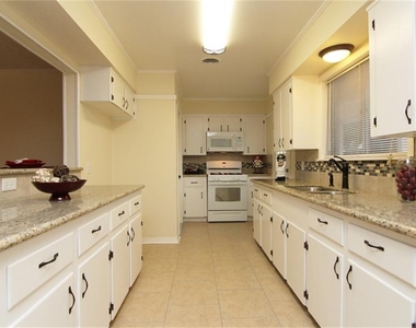 8526 Friendship Road - Photo Thumbnail 7
