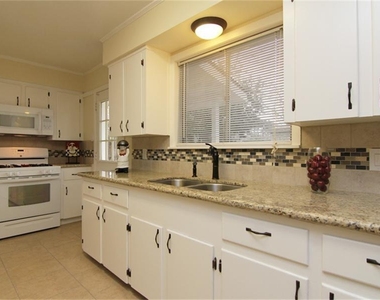 8526 Friendship Road - Photo Thumbnail 8