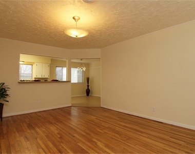 8526 Friendship Road - Photo Thumbnail 4
