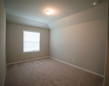 4455 Eveslage Lane - Photo Thumbnail 15