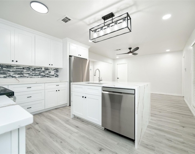 5027 Darnell Street - Photo Thumbnail 5
