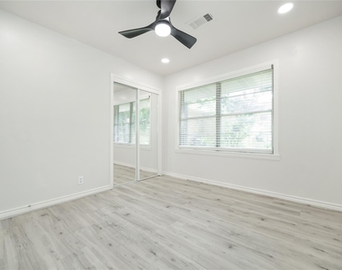 5027 Darnell Street - Photo Thumbnail 11