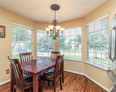 12210 Westwold Drive - Photo Thumbnail 7