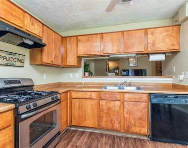 12210 Westwold Drive - Photo Thumbnail 8