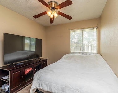 12210 Westwold Drive - Photo Thumbnail 10