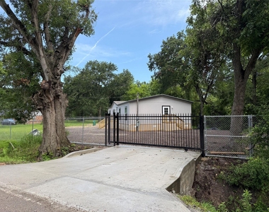 5622 Killough Street - Photo Thumbnail 1