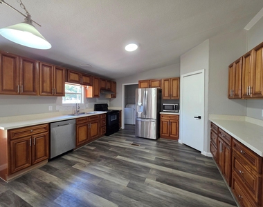 12121 Old County Road - Photo Thumbnail 6