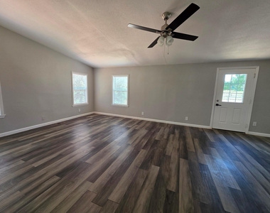 12121 Old County Road - Photo Thumbnail 9