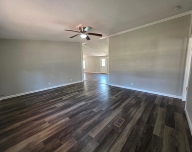 12121 Old County Road - Photo Thumbnail 4