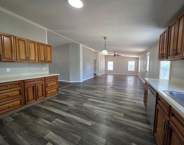 12121 Old County Road - Photo Thumbnail 7