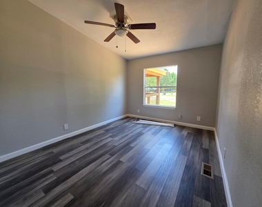 12121 Old County Road - Photo Thumbnail 13