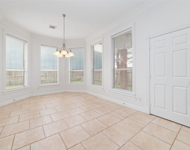 13311 Duke Of York Lane - Photo Thumbnail 11