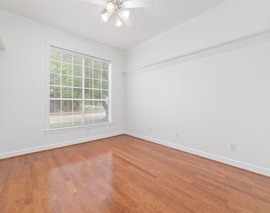 13311 Duke Of York Lane - Photo Thumbnail 21