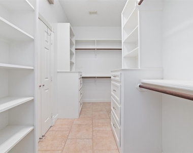 13311 Duke Of York Lane - Photo Thumbnail 17