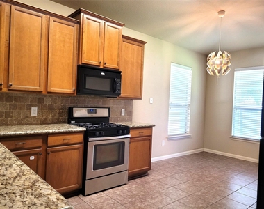 6042 Starbrook Creek Drive - Photo Thumbnail 7