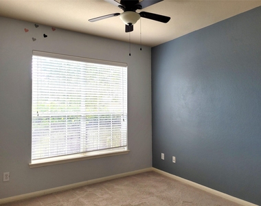 6042 Starbrook Creek Drive - Photo Thumbnail 17