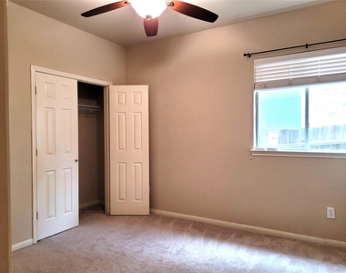 6042 Starbrook Creek Drive - Photo Thumbnail 20