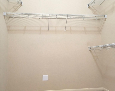 6042 Starbrook Creek Drive - Photo Thumbnail 11