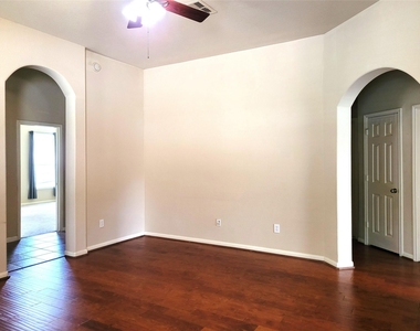 6042 Starbrook Creek Drive - Photo Thumbnail 9