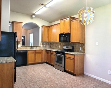 6042 Starbrook Creek Drive - Photo Thumbnail 8