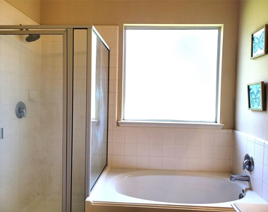 6042 Starbrook Creek Drive - Photo Thumbnail 13