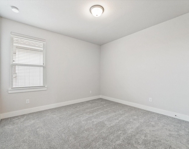2418 Russet Forest Drive - Photo Thumbnail 28