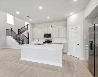 2418 Russet Forest Drive - Photo Thumbnail 8