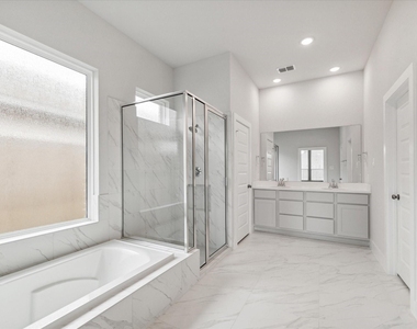 2418 Russet Forest Drive - Photo Thumbnail 16