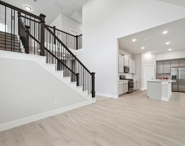 2418 Russet Forest Drive - Photo Thumbnail 6