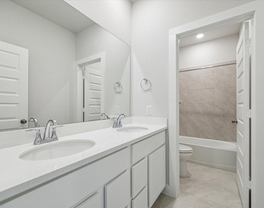 2418 Russet Forest Drive - Photo Thumbnail 31