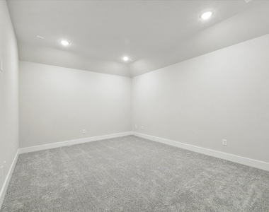 2418 Russet Forest Drive - Photo Thumbnail 26
