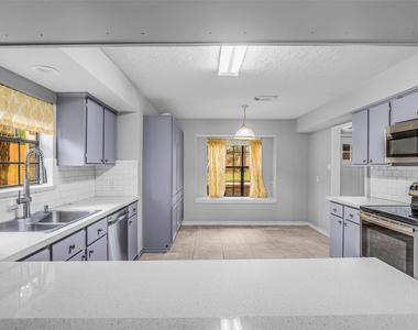 12303 Longfellow Drive - Photo Thumbnail 8