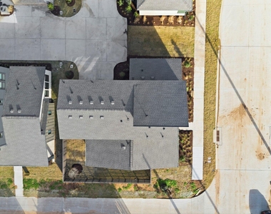 3311 Loam Lane - Photo Thumbnail 3