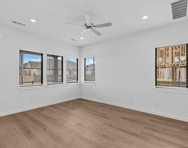 3311 Loam Lane - Photo Thumbnail 8