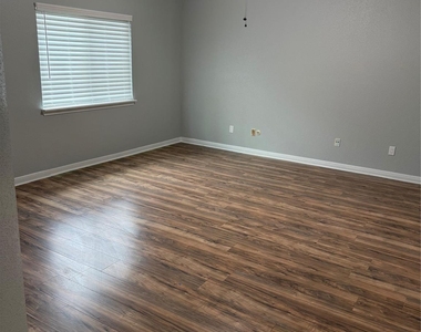 12907 Ashford Knoll Drive - Photo Thumbnail 13