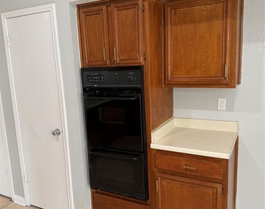 12907 Ashford Knoll Drive - Photo Thumbnail 8