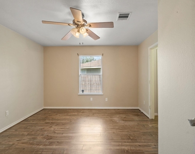 1631 Quail Run - Photo Thumbnail 15