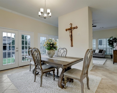 327 Twin Timbers Lane - Photo Thumbnail 11