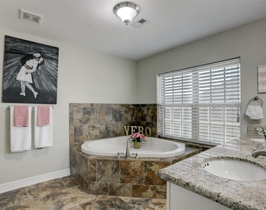 327 Twin Timbers Lane - Photo Thumbnail 27