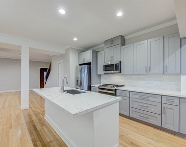2202 Wentworth Street - Photo Thumbnail 10